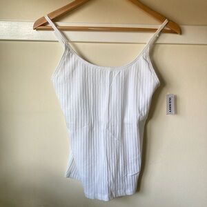 BNWT Old Navy M built-in-bra tank/cami
